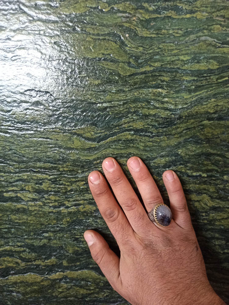 VerdeDorato granite